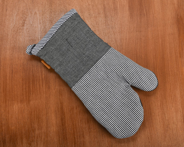 Dapper Oven Mitt